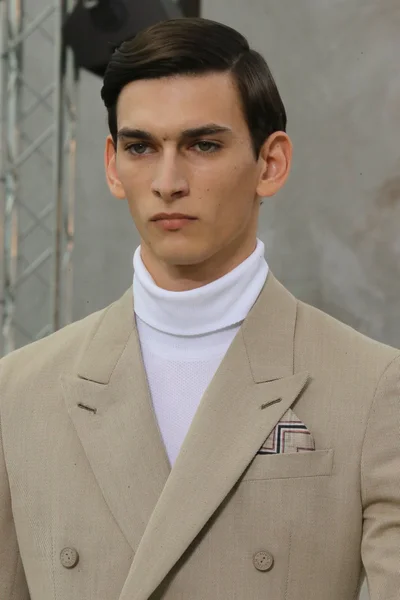 Look 5